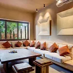 Privada Soliman Bay Villa Pets Welcome!