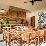 Privada Soliman Bay Pets Welcome!