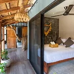 Meteora & Coffeehouse Hostal *