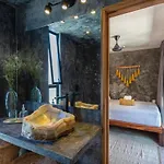 Meteora & Coffeehouse Hostal