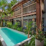 Meteora & Coffeehouse * Tulum