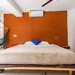 Howlita - Adult Only Tulum