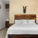 Lagoon Boutique Hotel - Adults Only
