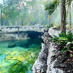 Tiny House En La Selva Con Cenote Natural Privado