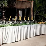 & Gardens Hotel 3*