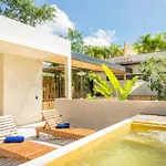 Villa Maracuyá: With 3 Jacuzzi, Private Pool, Chef&spa Tulum