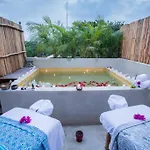 Maracuyá: With 3 Jacuzzi, Private Pool, Chef&spa * Tulum