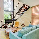 Casa Ponderosa by Moskito
