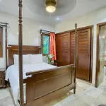 Mansion In Soliman Bay For 34 Guests!