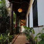 L Hotelito