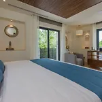 Naay Curamoria Collection 4*