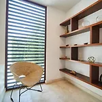 Casa Mallorca Tropical Vibes Private Pool Backyard With Grill Sunroof & Hammock Concierge & Wifi
