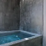 Iik By Groovy Stays- A Hip Condo-hotel With Wifi, Rooftop, Pool, Sleeps 6 Apartahotel
