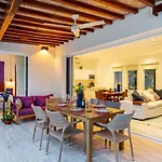 Bonita, Private Pool, Jacuzzi, Concierge Сasa de vacaciones