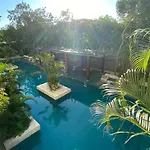 Omara Tulum