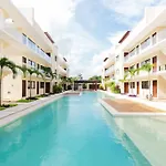 Zaazil, Jungle View & Great Pool 100Mb Fiber Wifi!