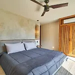 Nuuch Classy Ph W/ Private Pool/rooftop, Aldea Zama