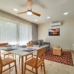 Lujoso Departamento Con Acceso Privado A La Piscina Apartment *