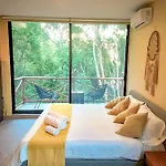 Naajal Boutique - Magic & Jungle