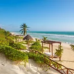 Beachfront Villa Playaaekun