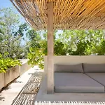 Casa Areca, Awarded Architectural Located In A Secured Gated Community, With Concierge Services