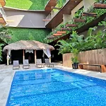 Menesse Luxury By Spot Apartment