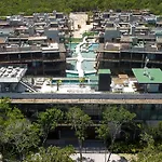 * * Stunning Condo With Cenote Views