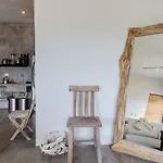 Casa Macarena Loft 1-Br Escape Near Downtown