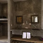 Casa Macarena Loft 1-Br Escape Near Downtown