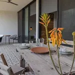 Casa Macarena Loft 1-Br Escape Near Downtown