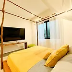 Boho Chic Apartment In La Veleta 1Bdr