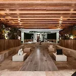 Menesse Condos By Guest Experience