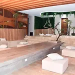 Menesse Luxury By Spot Apartment