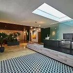 2 Bedroom With Rooftop Pool And Gym Apartamento