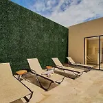 2 Bedroom With Rooftop Pool And Gym Apartamento