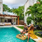 Villa Ek'balam & Flamingo, Luxury Villas, Private Pool, Private Garden, Jacuzzi, 24h Security