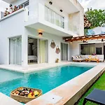 Ek'balam & Flamingo, Luxury Villas, Private Pool, Private Garden, Jacuzzi, 24h Security