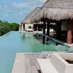 Tranquil & Scenic Condo