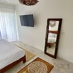 Apartahotel Studio 3*