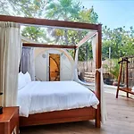Astral Campo de lujo Tulum