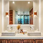 Divine 1br Ph With Private Pool And Spectacular Pools