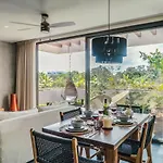 Divine 1br Ph With Private Pool And Spectacular Pools *