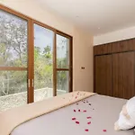 Stunning & Brand New Villa 6 Pax