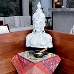 Zendero Hotel