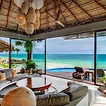 Cozy & Luxurious Beachfront Villa In Exclusive Location Near Tulum - Free Luxury Transportation