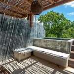 Great Value Luxury Home Close To The Action