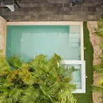 Villa With Jacuzzi & Pool With Great Concierge Service