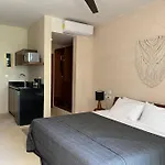 Downtown+1Bedroom+Balcony+Highspeed Internet