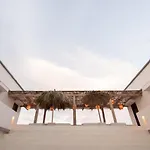 Namas Apartahotel 4*