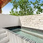 La Selva Minutes From Beach